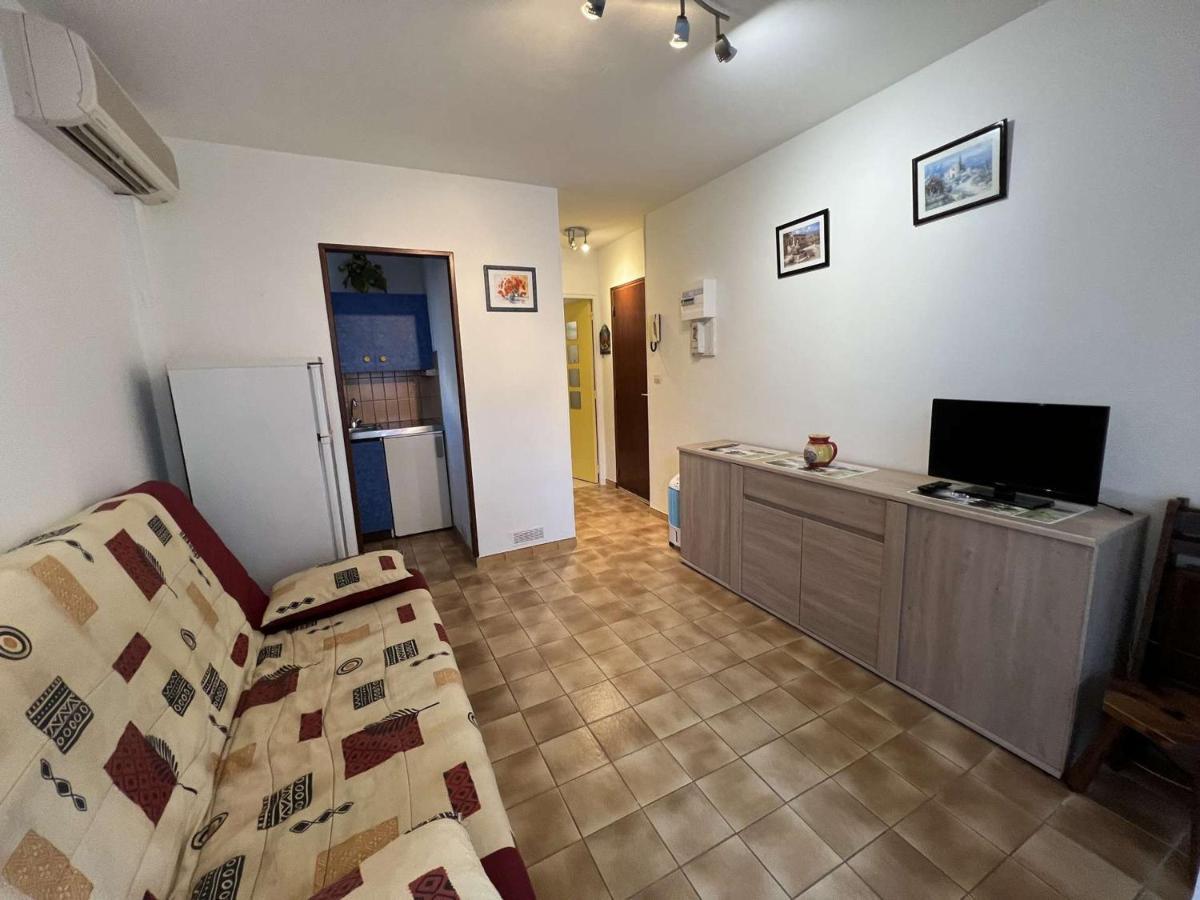 Confort, Petit Prix, Proche - 2 Pers, Parking Prive, - Fr-1-701-13 Apartment *
